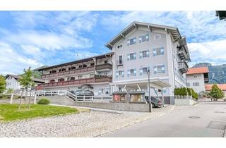 Wohnung kaufen in 83229 Aschau, Bezugsfrei mit Bergblick: 2-Zimmer-Wohnung mit zwei Balkonen im Herzen von Aschau