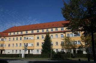 Wohnung mieten in Am Sommerbad 30, 07548 Gera, Sanierte 3-Raum-Wohnung im Altbau mit Dusche und Balkon