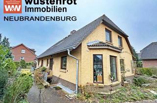 Doppelhaushälfte kaufen in 17192 Waren, GROSSE HAUSHÄLFTE MIT VERBLENDER + SOLARTHERMIE + EINBAUKÜCHE + KAMIN + VOLLKELLER + FERIENWOHNUNG