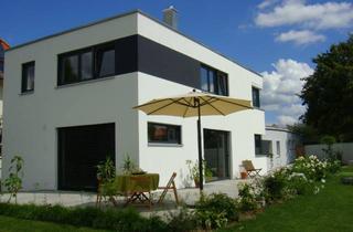 Villa kaufen in 79104 Freiburg, Bauhaus-Villa mit top-Aussicht-öko Bauweise