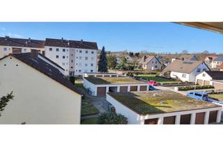 Helle Wohnung mit gro&szlig;z&uuml;gigem Wohnbereich, Einbauk&uuml;che, Balkon und eigener Garage in Wassertrüdingen