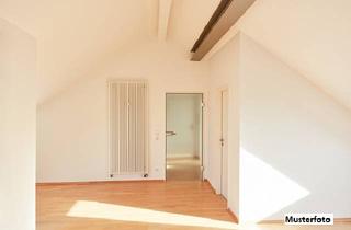 Wohnung kaufen in 10437 Berlin, Sehr große 3-Zimmer-Altbau-Wohnung mit 2 Dachterrassen