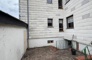Haus kaufen in 66128 Saarbrücken, Saarbrücken - Zweifamilienhaus mit Garten und Doppelgarage in Gersweiler