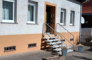 Haus kaufen in 66299 Friedrichsthal, Friedrichsthal - Maklerfrei. Zweifamilienhaus mit Einliegerwohnung