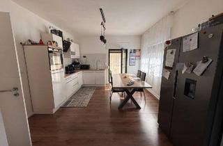 Haus kaufen in 66787 Wadgassen, Wadgassen - Großzügiges Zweifamilienhaus mit großem Grundstück in Wadgassen-W
