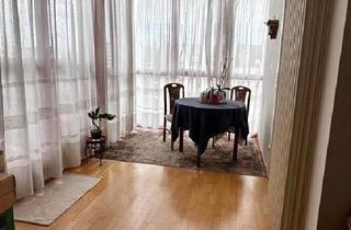 Wohnung kaufen in 83301 Traunreut, Traunreut - Gemütliche 3,5-Zimmer-Maisonette-Wohnung in zentraler Lage