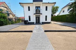 Villa kaufen in 13059 Berlin, Berlin / Wartenberg - Berlin-Lichtenberg - Erstbezug 2026 - exklusive Stadtvilla mit Wohnkomfort mit Balkon & Garten !
