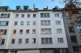Wohnung kaufen in 40233 Düsseldorf, Düsseldorf - Attraktive 3,5-Zimmer-Dachgeschosswohnung in Düsseldorf-Flingern