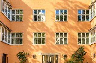 Wohnung kaufen in Rubensstrasse, 12159 Schöneberg, Unsanierte helle 3-Zi-Altbauwohnung mit Wintergarten in Schöneberg mit viel Potenzial
