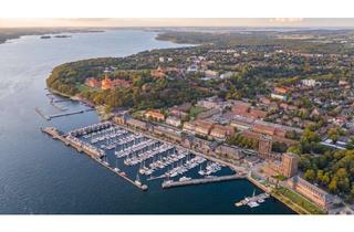 Wohnung kaufen in 24944 Mürwik, Blick über Hafen und Förde! Großzügige Eigentumswohnung am Wasser