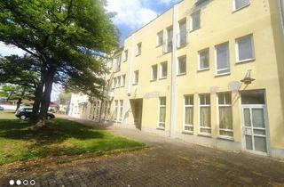 Wohnung kaufen in Straße Des Friedens 50 a, 06772 Möhlau, Ideal für Kapitalanleger | vermietete 3-Raumwohnung | Fahrstuhl