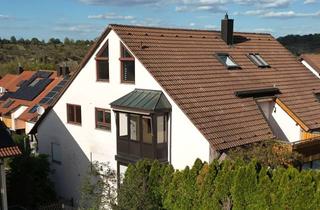 Wohnung kaufen in 71726 Benningen, Wohnen auf zwei Ebenen: Lichtdurchflutete 4,5 Zimmer-Maisonettewohnung mit Dachbalkon + Garage