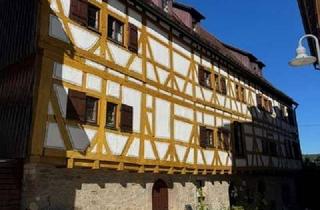 Wohnung kaufen in Schlosshof, 72138 Kirchentellinsfurt, Historische 3 1/2-Zimmer-Maisonette-Wohnung in zentraler Lage von K'furt