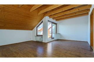Wohnung kaufen in 88046 Friedrichshafen, 2-Zimmer Dachgeschosswohnung mit Loggia, Garage und unheimlich viel Potenzial in Friedrichshafen