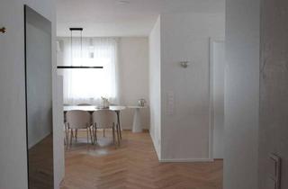 Wohnung kaufen in 71277 Rutesheim, Exklusive 2,5-Zimmer-Wohnung – kernsaniert, Grundofen, Fischgrätparkett & Balkon