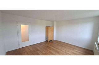 Wohnung mieten in Fritz-Thomas-Str., 08485 Lengenfeld, Frisch renovierte 3-Raum Wohnung in Lengenfeld - mit Garage, Gartenbreich, Keller & Dachkammer