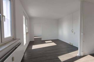 Wohnung mieten in Am Rosengarten 80, 06132 Silberhöhe, Sanierte 6-Raumwohnung in ruhiger Lage - Am Rosengarten 80 - mit Einbauküche!
