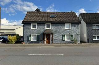 Doppelhaushälfte kaufen in 51399 Burscheid, Charmante Fachwerk-Doppelhaushälfte mit ca. 120 m² Wohnfläche und ca. 243 m² Grundstück in Burscheid
