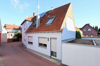 Haus kaufen in 76287 Rheinstetten, Rheinstetten-Neuburgweier: Modernes, bezugsfreies Hinterhaus + Mieteinnahmen aus dem Vorderhaus!