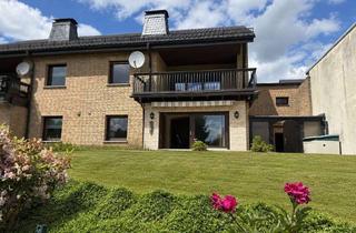 Doppelhaushälfte kaufen in 51597 Morsbach, Massive Doppelhaushälfte mit Südgarten, Balkon und Garage in ruhiger Lage von Morsbach-Lichtenberg!