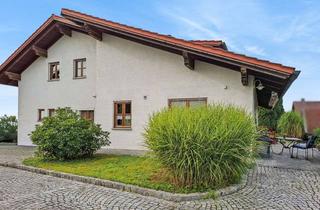 Haus kaufen in 94104 Witzmannsberg, Gemütliches Familienhaus mit ELW in Ruhelage - 328.000 EUR!