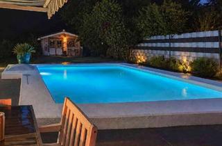 Doppelhaushälfte kaufen in 47167 Neumühl, Urlaubsfeeling mit Pool - charmante Doppelhaushälfte mit viel Ausbaupotenzial