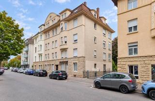 Wohnung kaufen in 70190 Stuttgart, Altbaucharme von 1912: großzügige 3-Zimmer-Wohnung mit ca. 85 m² und Veranda ins Grüne
