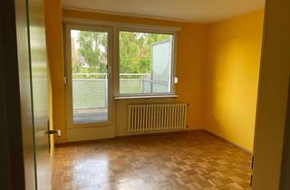 Wohnung kaufen in 40235 Grafenberg, 2-Zimmer-Dachgeschosswohnung mit 55 m² und Dachterrasse in Düsseldorf-Grafenberg