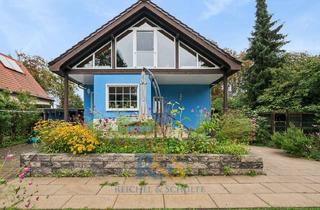 Einfamilienhaus kaufen in 14612 Falkensee, Charmantes Einfamilienhaus auf 913 m² Grundstück mit Pool & lichtdurchflutetem Dachgeschoss