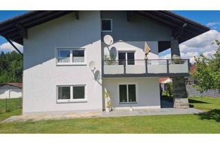 Haus kaufen in 94538 Fürstenstein, Attraktives Anlageobjekt mit zwei Wohneinheiten und Garagen
