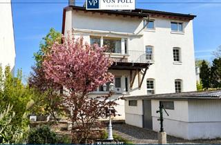 Haus kaufen in 60386 Frankfurt, Freistehendes Dreifamilienhaus mit einer freien Einheit und Entwicklungspotenzial