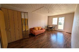 Wohnung kaufen in 01619 Zeithain, Zeithain - Bezugsfreie 2-Raum-Wohnung mit Stellplatz vom Eigentümer