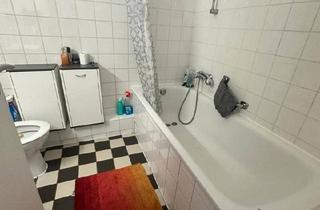 Wohnung kaufen in 08525 Plauen, Plauen - 4 Zi Wohnung mit Balkon und Badewanne
