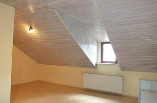 Wohnung mieten in 64569 Nauheim, Nauheim - 1 Zimmer Dachgeschosswohnung mit ca. 37m² Wohnfläche mit Küche und Bad.