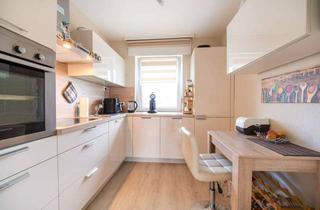 Wohnung kaufen in 32107 Bad Salzuflen, Helle 3-Zimmer-Wohnung mit Süd-Loggia und eigener Garage in Bad Salzuflen