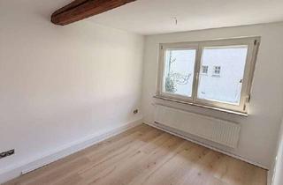 Wohnung kaufen in 70599 Plieningen, Kernsanierte 2-Zimmer Altbauwohnung in Stuttgart-Plieningen