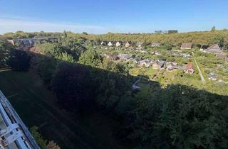 Wohnung kaufen in 47226 Hochemmerich, 4,5 Zimmer-Wohnung mit Balkon und Fernblick ins Grüne in 47226 Duisburg "Nähe Volkspark"