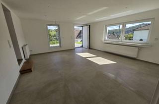 Wohnung mieten in 57072 Siegen, Attraktive, hochwertig modernisierte 2-ZKB mit großer Sonnenterrasse in Toplage von Siegen Seelbach
