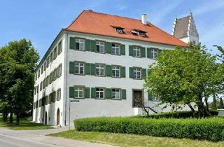 Wohnung mieten in Kreuzlingerstrasse 18, 88048 Friedrichshafen, Traumwohnung für Singles: Denkmal-Charme trifft Moderne - Schloss Hirschlatt