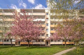Sozialwohnungen mieten in Hagebuttenweg, 01169 Gorbitz-Nord/Neu-Omsewitz, 3-Zimmerwohnung mit Balkon (WBS)!