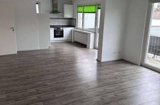 Wohnung mieten in Mühlheimer Straße 83, 51469 Bergisch Gladbach, Geschmackvolle, modernisierte 1-Raum-Wohnung mit Einbauküche in Bergisch Gladbach