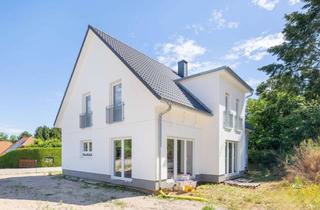 Einfamilienhaus kaufen in 15344 Strausberg, Einbauküche, Kamin, elektrische Rollläden, Garage: Modernes Neubau-Einfamilienhaus in Strausberg