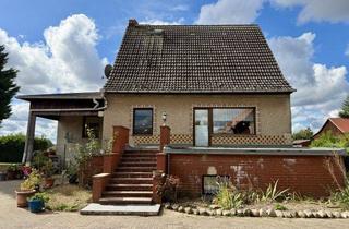 Einfamilienhaus kaufen in Starsow 23a, 17252 Mirow, Viel Platz für Ideen: Großes Einfamilienhaus in Mirow/Starsow - 4.200 m² Grundstück, Werkstatt & Gästehaus