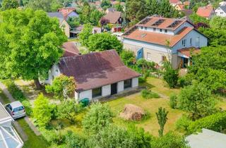 Haus kaufen in 15366 Hoppegarten, Bahnhofsnah! Sanierungsfähiger Bungalow mit Keller, Einbauküche, Garage und großem Garten in Hönow