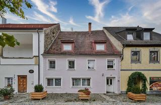 Haus kaufen in 94374 Schwarzach, Ihr Projekt im Herzen von Schwarzach: Historisches Stadthaus mit Potenzial für 3 Einheiten