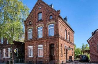 Haus kaufen in 26789 Leer, Zweifamilienhaus mit reich verziertem Backsteingiebel in zentraler Innenstadtlage