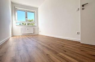 Wohnung kaufen in 91052 Erlangen, Erlangen Zentrum - Nähe Rathaus - Erstbezug nach Sanierung – 4 Zimmer - Aufzug - Balkon - Neue EBK