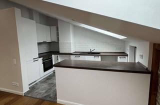 Wohnung kaufen in 71332 Waiblingen, Schöne 2-Zimmer-Dachgeschosswohnung in Waiblingen mit Balkon