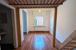 Wohnung mieten in Dürener Straße 15, 50226 Frechen, Tolles 1-Zimmer-Altbau-Appartement mit neuer Einbauküche und Massivholz-Hochbett