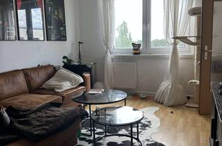 Wohnung mieten in Buckower Ring 79, 12683 Biesdorf, Wohnen mit Charakter: 2-Zimmer-Wohnung in Berlin-Biesdorf
